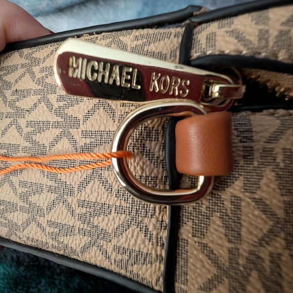 Michael Kors Tan and Brown Women s Bag - Picture 4 of 8